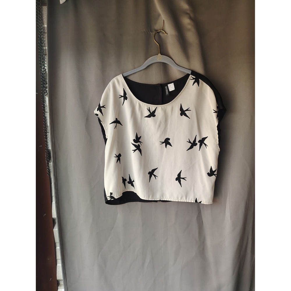 H&M Divided Womens Bird Print Button Back Blouse Black White Size 10 Swallow Top